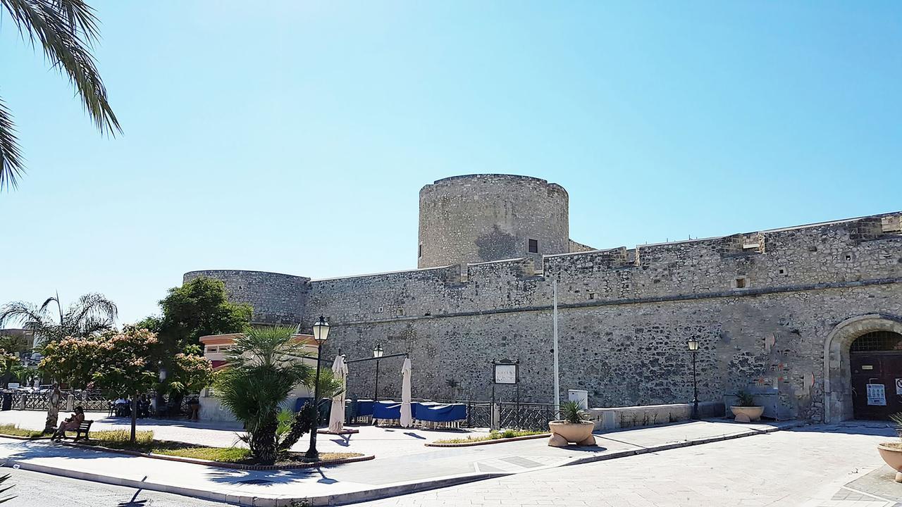 Diomede Rooms - Manfredi Homes&Villas Manfredonia Exterior photo